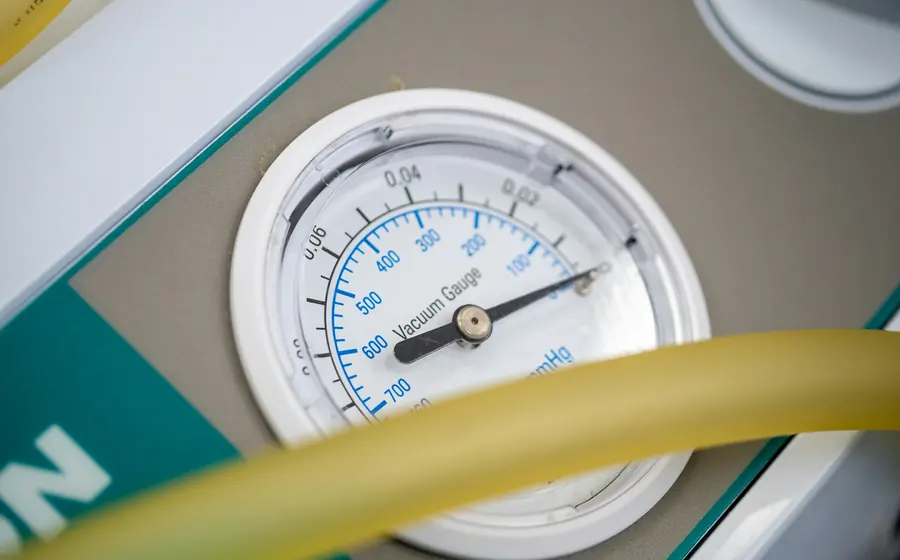 Manómetro y manguera para recarga de gas de aire acondicionado